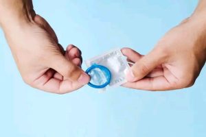 Illolin Amfani Da Condom Lokacin Saduwa: Abubuwan Da Ya Kamata Ku Sani